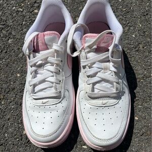 Nike girls White and Pink